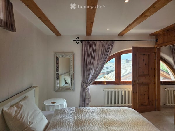 Charmante 4-Zimmer-Wohnung mit malerischer Bergsicht und Balkon 12