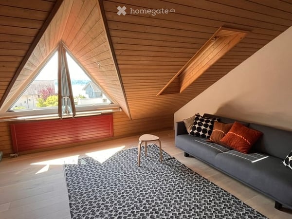 Charming 5.5-Room Row House with Beautiful Views in Meilen 2