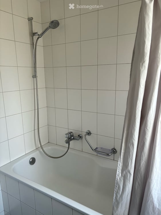 4-Zimmer-Wohnung mit Balkon in Bottmingen 12