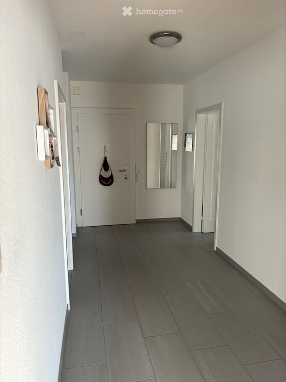 4-Zimmer-Wohnung mit Balkon in Bottmingen 2