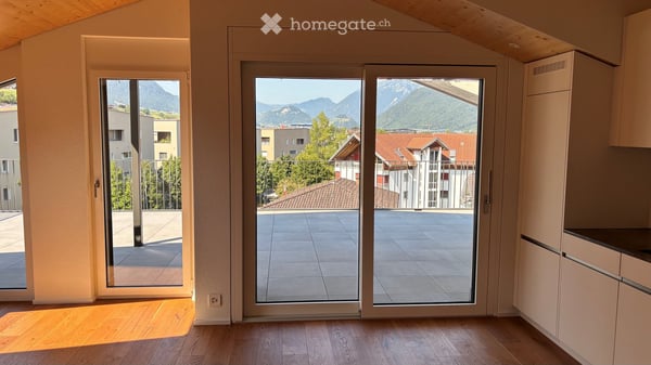 Moderne 3.5-Zimmer-Attikawohnung mit Bergblick im Dorfzentrum Buochs 2