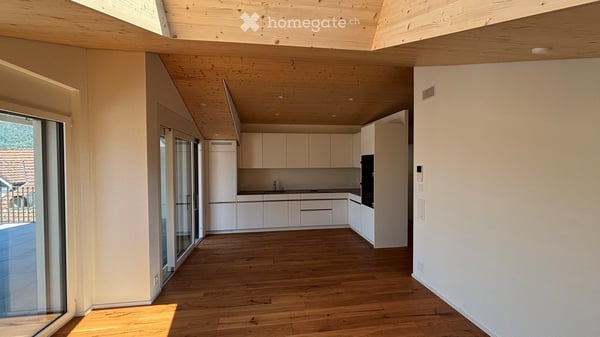 Moderne 3.5-Zimmer-Attikawohnung mit Bergblick im Dorfzentrum Buochs 3