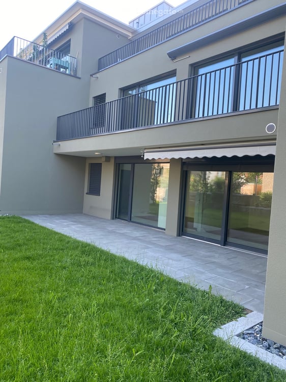 Moderne 2-Zimmerwohnung an ruhiger Lage mit grossem Balkon 2