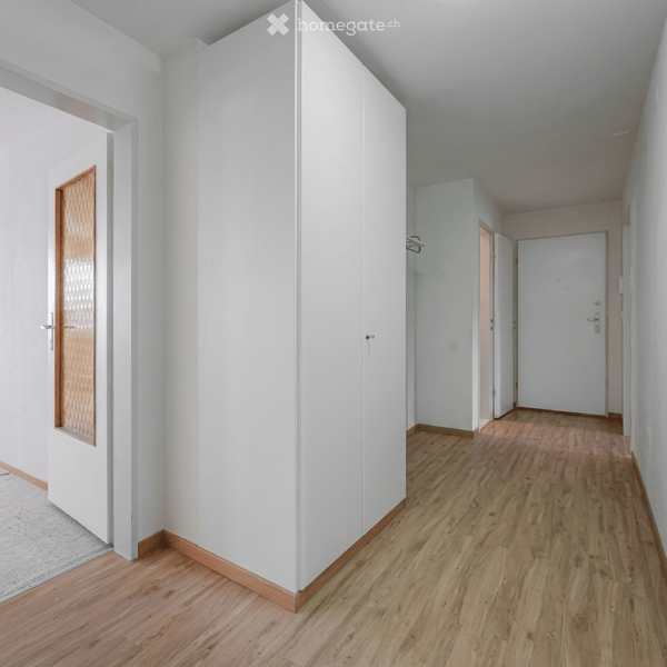 Gepflegte 5-Zimmer-Wohnung mit zwei Balkonen, Garage und attraktiver Festhypothek 2