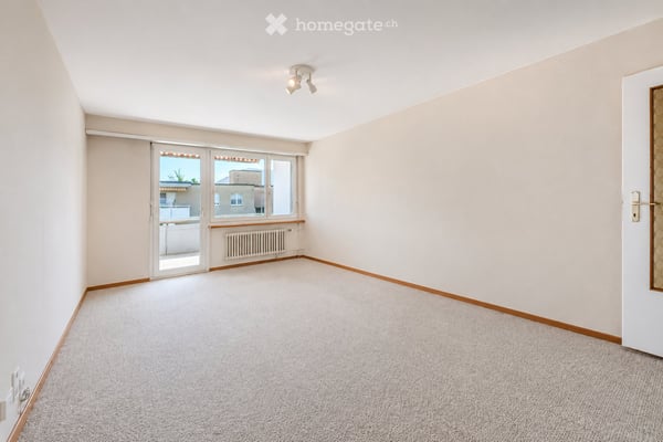 Gepflegte 5-Zimmer-Wohnung mit zwei Balkonen, Garage und attraktiver Festhypothek 8