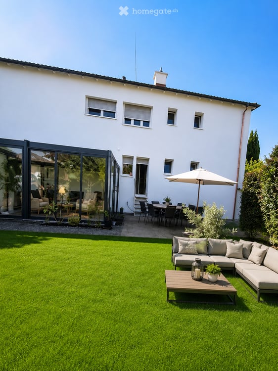 Modern renovierte 4.5-Zimmer-Wohnung mit Balkon und viel Licht in Dottikon AG 2