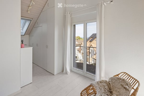 Large ( 281 m2), 7.5-Room Single Family Home perfectly located between Zürich and Zug 8