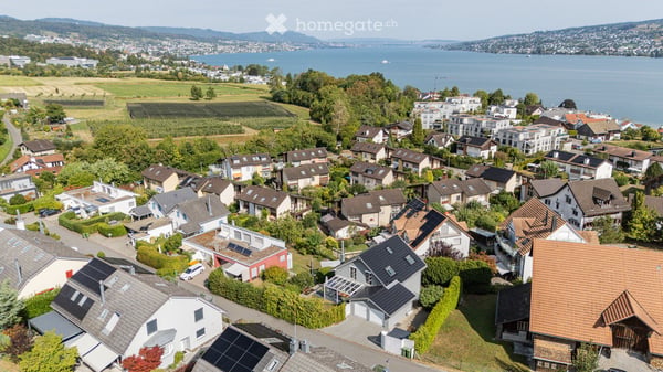 Large ( 281 m2), 7.5-Room Single Family Home perfectly located between Zürich and Zug 3