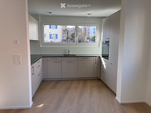 Moderne 3.5-Zimmer-Neubauwohnung mit Balkon in Zürich-Altstetten 3