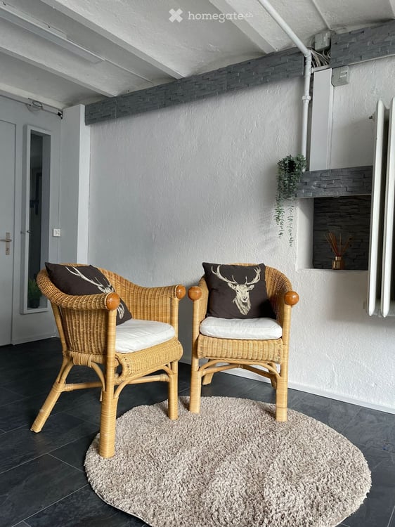 Charmantes Ladenlokal / Büro an der Kantonstrasse in Freienbach 5