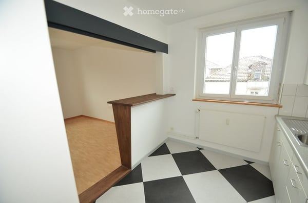 Charmante 3.5-Zimmer-Dachwohnung mit Balkon und Seeblick in Rorschach 3