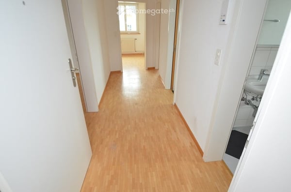 Charmante 3.5-Zimmer-Dachwohnung mit Balkon und Seeblick in Rorschach 8