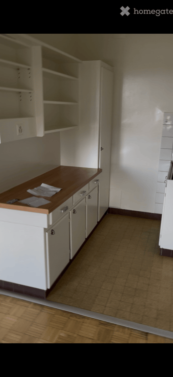 Charming 1-Room Apartment with Balcony and Stunning Views in Geneva 4