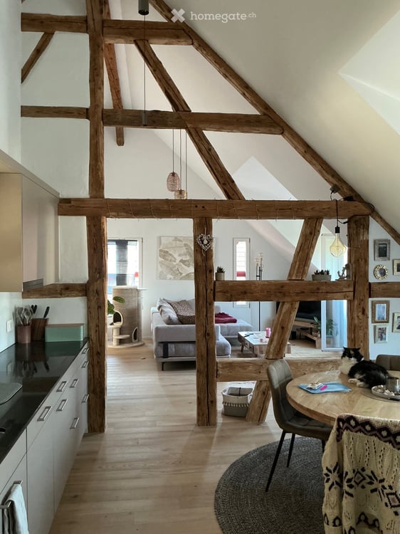Charmante 3.5-Zimmer-Dachwohnung in renoviertem Bauernhaus in Flaach per 1. Oktober '26 4