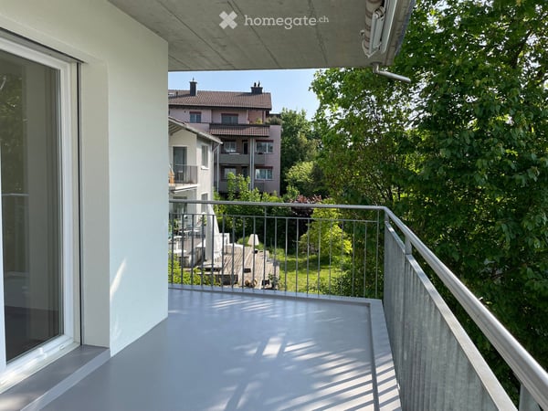 Schöne, helle, ruhige und neu renovierte 4.5-Zimmerwohnung mit grossem Balkon nach Vereinbarung 15