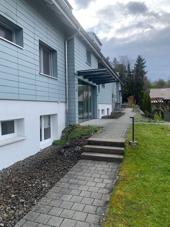 Grosszügige 6.5-Zimmer-Maisonette-Wohnung in 2-Familienhaus 19