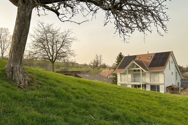 Grosszügige 6.5-Zimmer-Maisonette-Wohnung in 2-Familienhaus 22