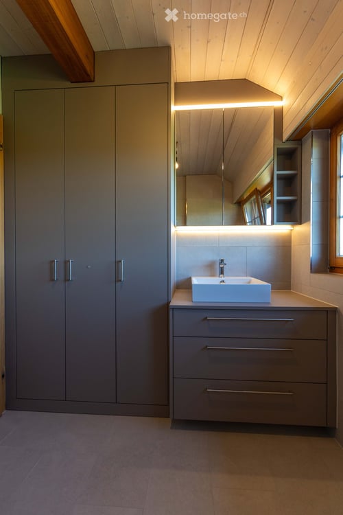 Charmante 3.5-Zimmer-Dachwohnung  – Humlikon, Im Riet 16 8