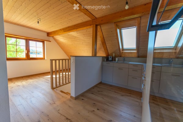 Charmante 3.5-Zimmer-Dachwohnung  – Humlikon, Im Riet 16 2