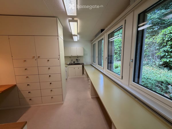 Büro in Küsnacht ZH direkt neben Bahnhof 8