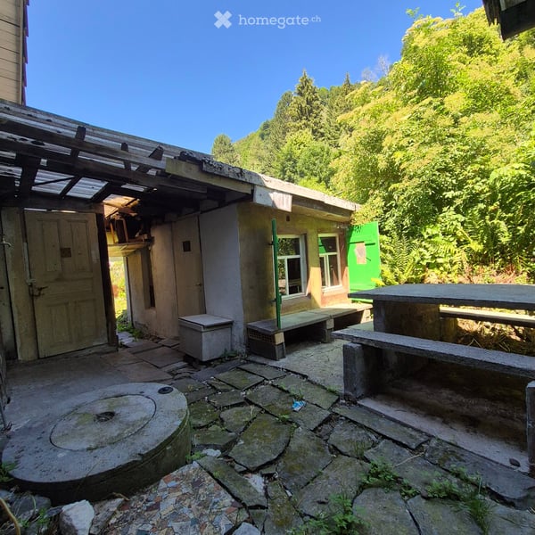 Wohnhaus mit freistehender Doppelgarage und Gartenanlage 21