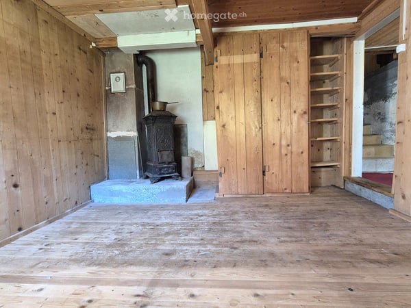 Wohnhaus mit freistehender Doppelgarage und Gartenanlage 12