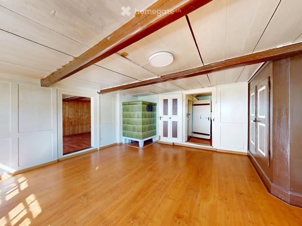 Wohnhaus mit freistehender Doppelgarage und Gartenanlage 2