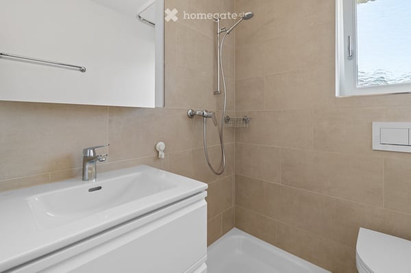 Attraktive 2.5-Zimmer-Wohnung mit Seesicht und sonnigem Balkon 7