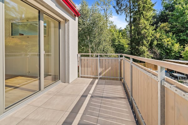 Attraktive 2.5-Zimmer-Wohnung mit Seesicht und sonnigem Balkon 8
