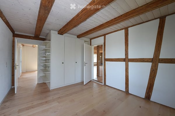 Gemütliche 3.5-Zimmer-Wohnung mit Balkon in Oetwil am See 3