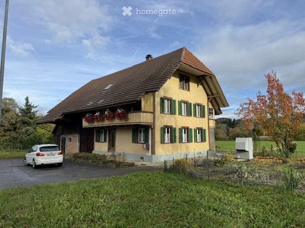 Charmantes 9-Zimmer-Bauernhaus in Madiswil – Juwel mit viel Potenzial 1