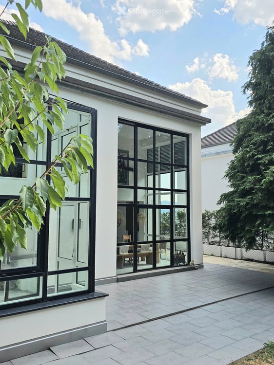 Modernes Einfamilienhaus mit Swimmingpool in Bettlach 16