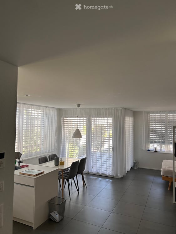 Moderne 1.5-Zimmer-Terrassenwohnung in Freienbach – ab Oktober 2026 verfügbar