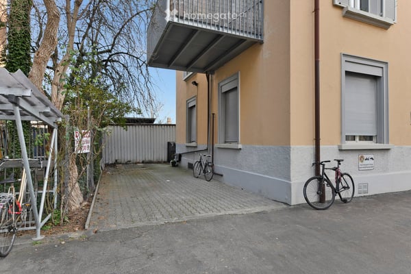 Parkplatz (offen) in Zürich Kreis 4 - ideal für Camper, Wohnwagen & PKW 9