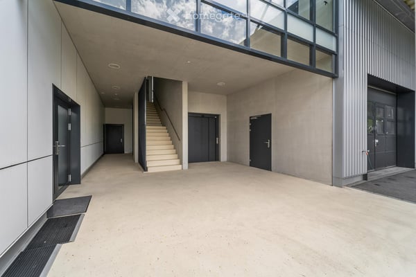 Alles unter einem Dach: Büro, Werkstatt und Parkierung flexibel kombinierbar 9