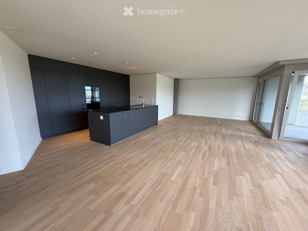 Helle 4.5 Zimmer Neubauwohnung im 18. Stock des PilatusTower mit Weitsicht Richtung Allmend Luzern 4
