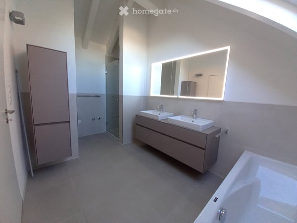 Sonnige 4.5-Zimmer Attika-Wohnung in Wollerau Dorfzentrum 5