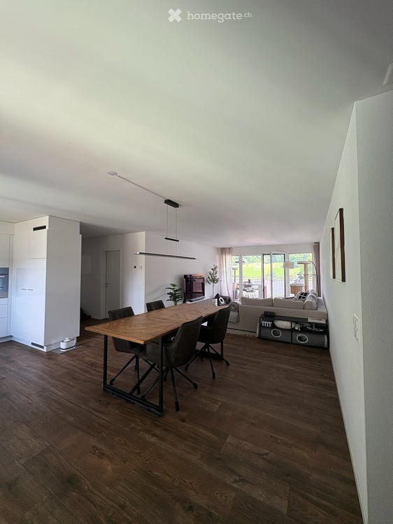 Grosszügige 3.5-Zimmer-Wohnung mit traumhaftem Blick ins Grüne 3