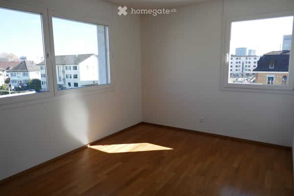 Zu verkaufen, schöne, sonnige 1.5-Zimmer-Wohnung mit Balkon in Zürich Seebach 2