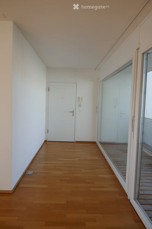 Zu verkaufen, schöne, sonnige 1.5-Zimmer-Wohnung mit Balkon in Zürich Seebach 9