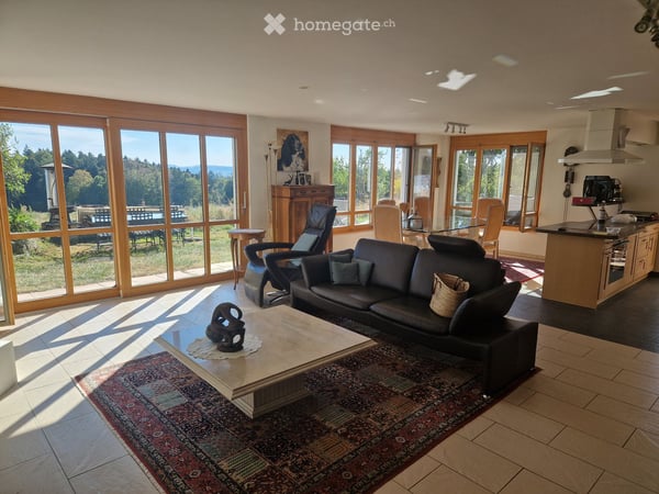 Wunderschöne, lichtdurchflutete 2.5-Zimmer-Wohnung im Gartengeschoss in Pfäffikon ZH (Weiler Humbel)