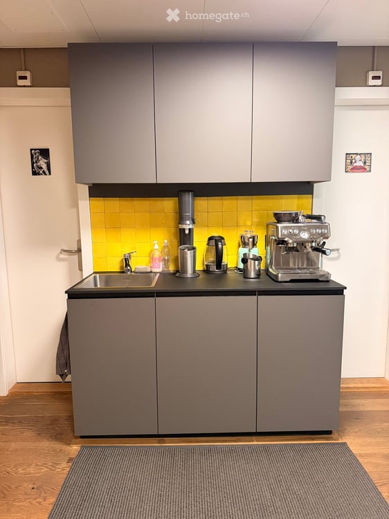 Modernes Büro mit Sicht auf den Sechseläutenplatz – sofort verfügbar 11