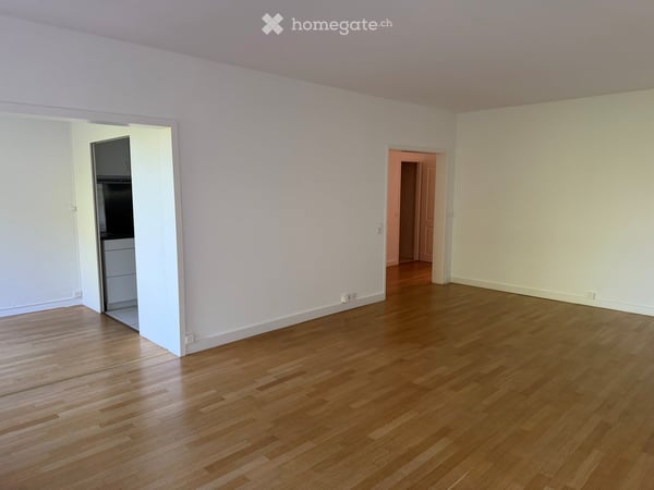 Spacieux appartement traversant de 5 pièces avec balcons à Genève – Route de Frontenex 2
