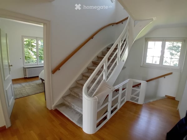 Wunderschön gelegene 6-Zimmer-Villa mit Seeanstoss 5