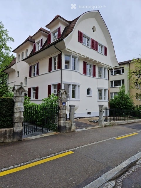 2,5-Zimmer-Wohnung in umfassend renovierter Jugendstil-Villa in 8032 Zürich 1