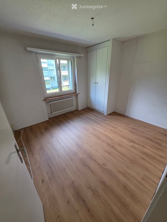 Großzügige 3,5-Zimmer-Wohnung in Kilchberg ZH, frisch renoviert und neu gestrichen. 9