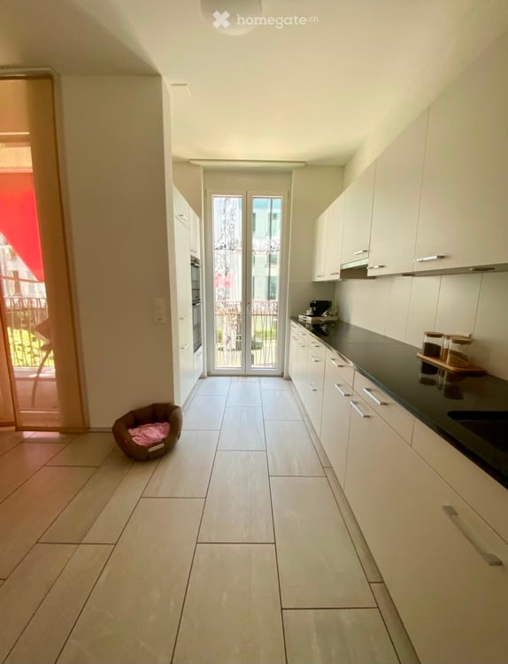 Moderne 4.5-Zimmer-Wohnung mit Balkon in Wallisellen 3