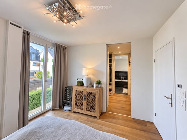 Exklusive 2.5-Zimmer-Wohnung mit direkter Seesicht in Männedorf 4