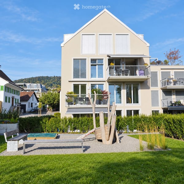 Exklusive 2.5-Zimmer-Wohnung mit direkter Seesicht in Männedorf 3