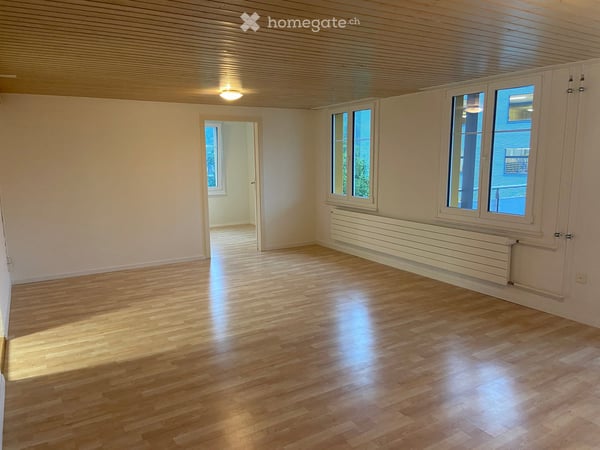 Charmante 4.5-Zimmer-Altbauwohnung mit Balkon in Necker 7